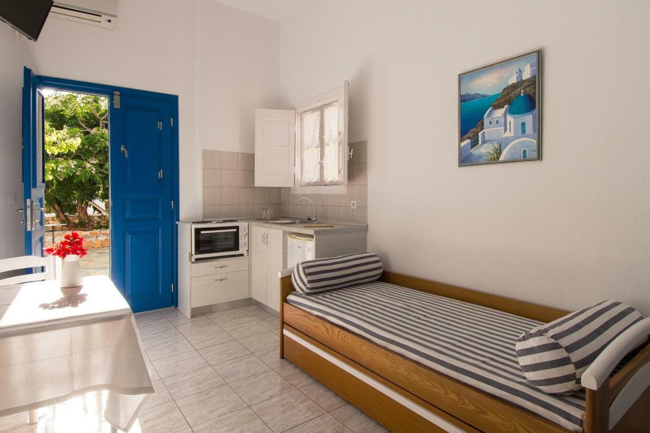 Evgenia Rooms And Apartments Folégandros Eksteriør bilde